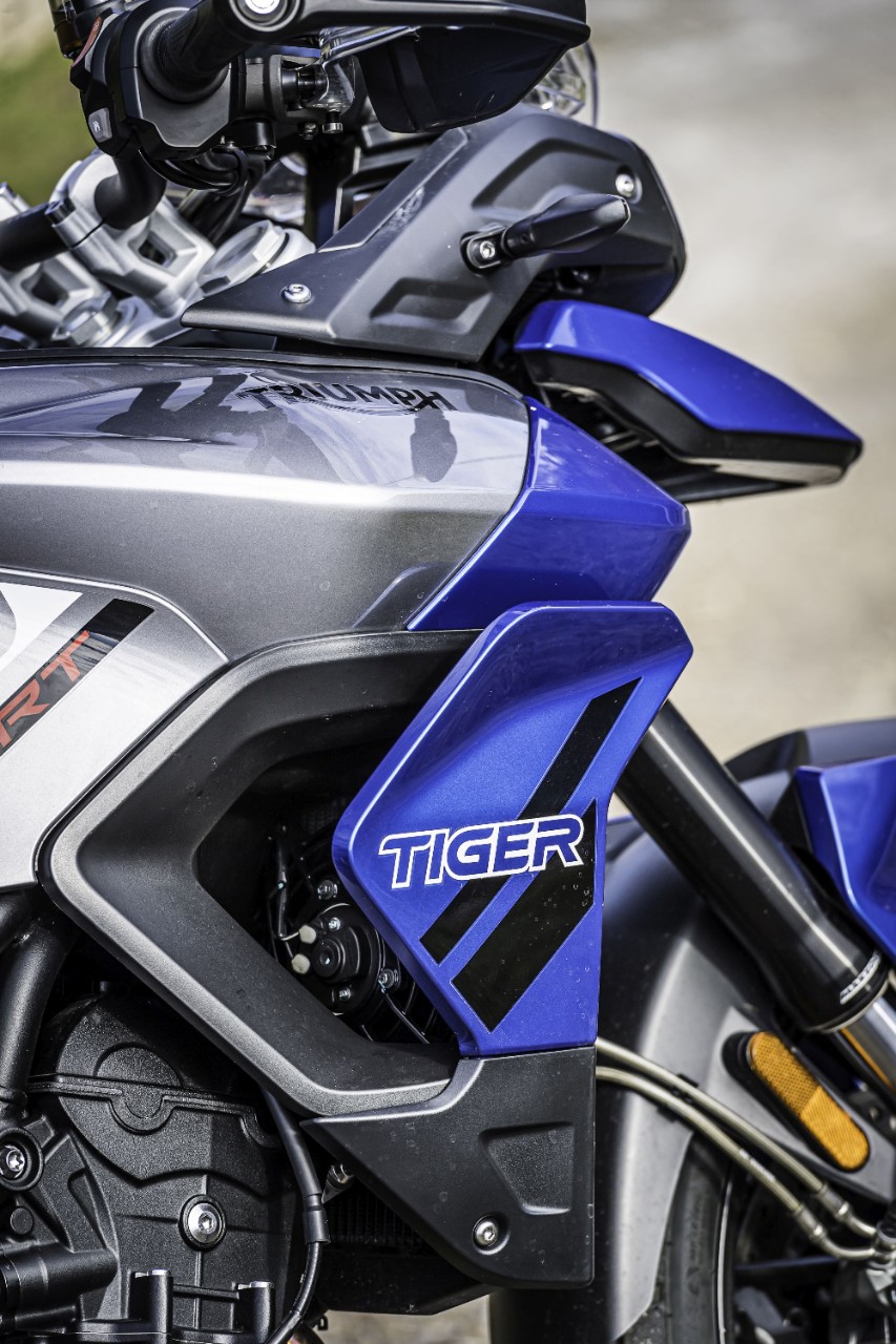 Moto Guzzi V85 TT VS Triumph Tiger 850 Sport: viaggia, guida, SOGNA